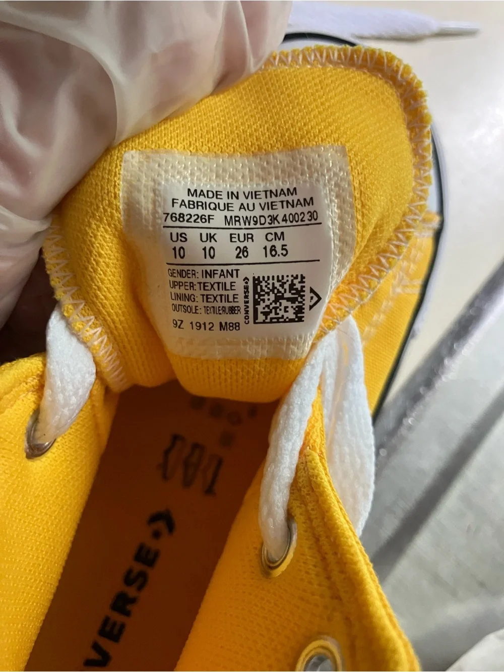 NWOB UNISEX CONVERSE CHUCK TAYLOR ALL STAR “SMILEY” HI TOP SNEAKERS  TODDLER 10